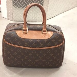 Louis Vuitton trouville monogram